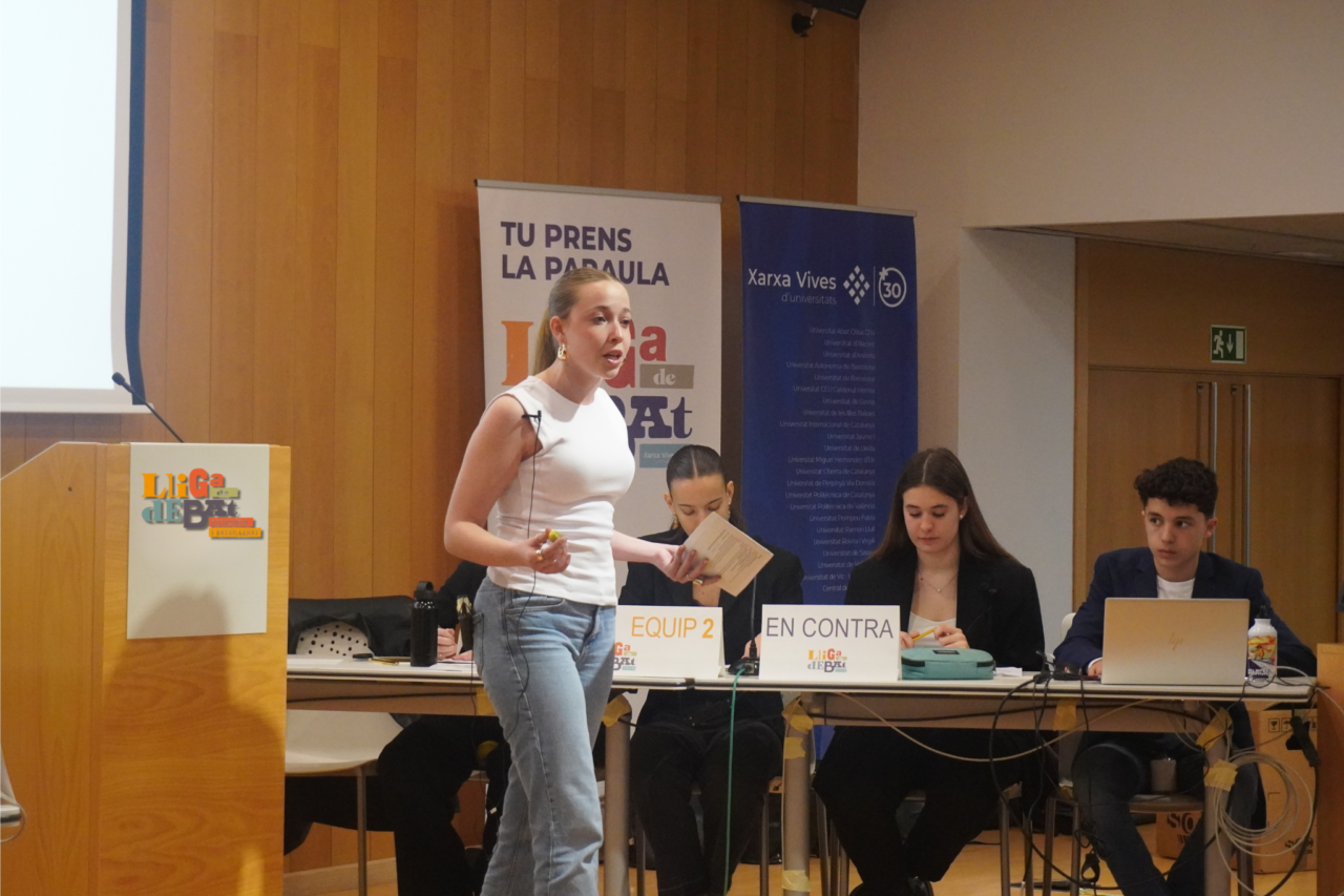 Tret d'eixida a la Lliga de Debat de Secundària i Batxillerat 2026: 7.000 estudiants, més de 200 equips i el masclisme al centre del debat