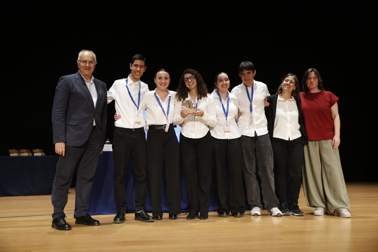 L’equip de l’Institut Vila-seca (URV), campió de la Lliga de Debat de Secundària i Batxillerat 2026 de la Xarxa Vives